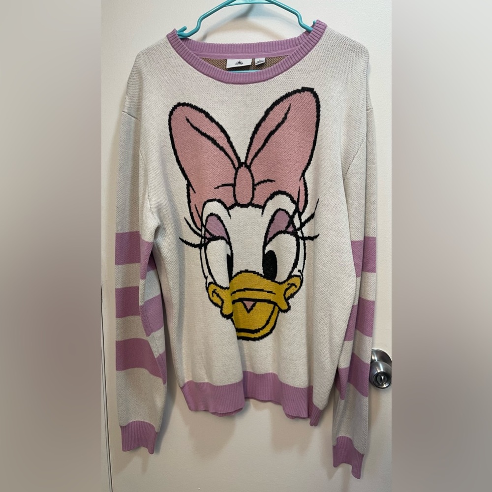 Disney Daisy Duck women’s sweater L NWOT